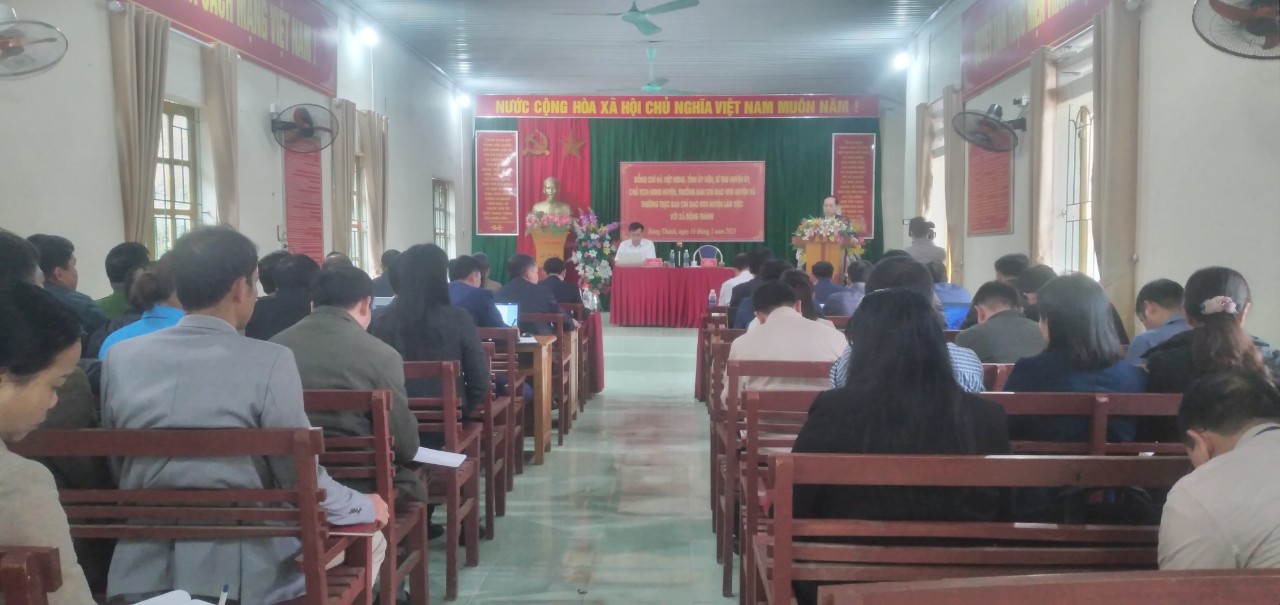 Bí thư Huyện ủy và chủ tịch UBND huyện Bắc Quang kiểm tra tiến độ xây dựng nông thôn mới tại xã Đông Thành